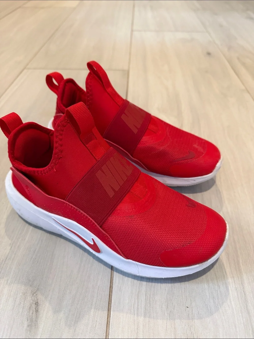 Nike Kids Flex Runner Slip-On Sneakers in Red and White, size 4